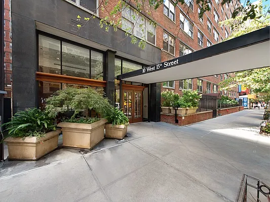 Sold by Sotheby's International Realty | media 18