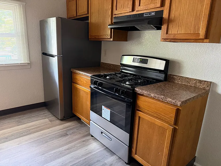 107 W Wilkins St — Photo 4