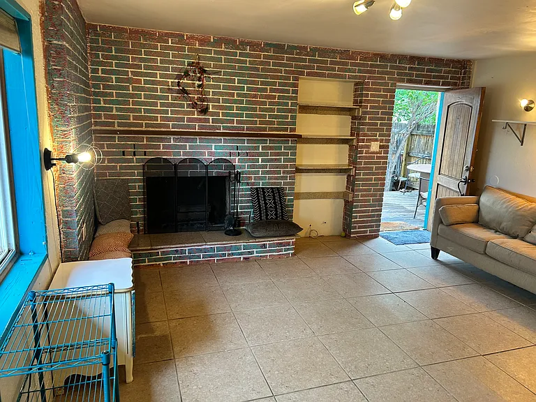 1038 Alto St #B — Photo 5