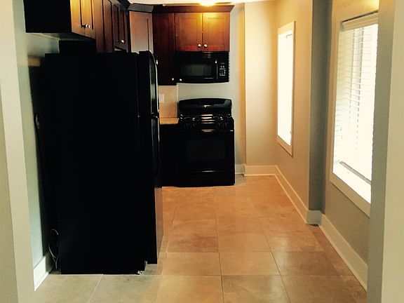 3rd image of 4326 Roanoke Pkwy APT 304