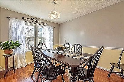 5th image of 3363 Wellesley Poin NW