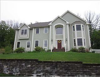 1st image of 75 Leanne Dr