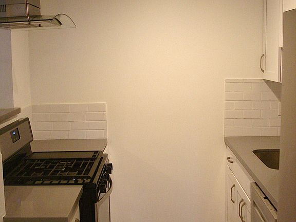 5th image of 3779 Harrison St APT 202