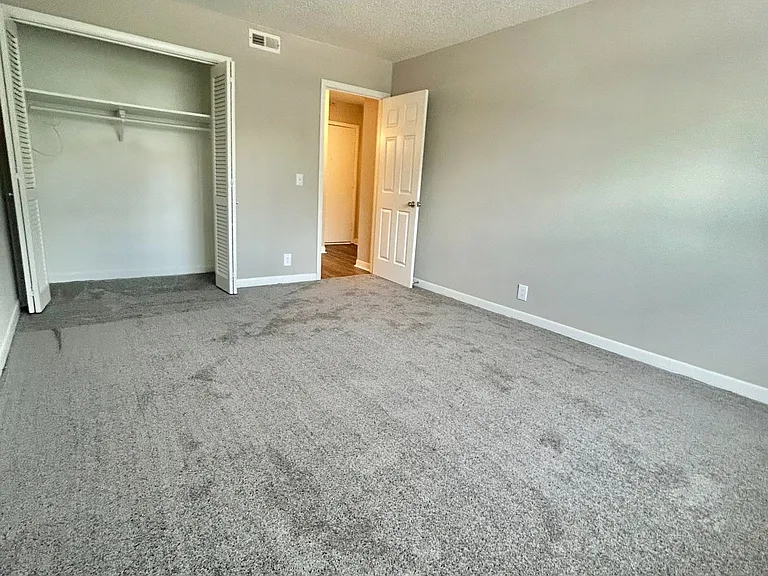 D201 Hickory Hill Ln #D201 — Photo 5