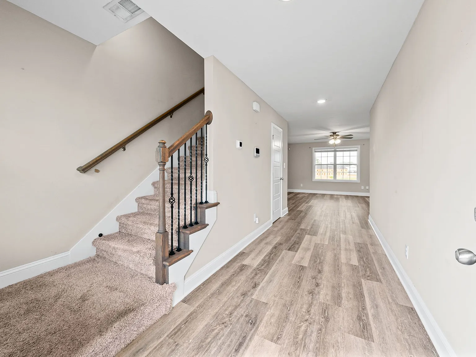 3 bed, 2.5 bath, 1579 sqft, $1,900 — Photo 4