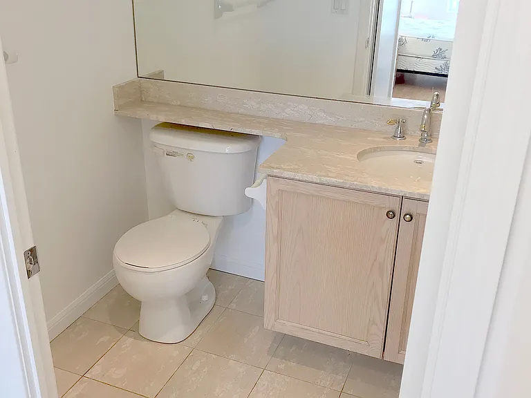 140 Simcoe St #610 — Photo 18