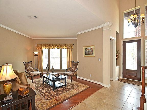 3rd image of 2319 Cezanne Cir