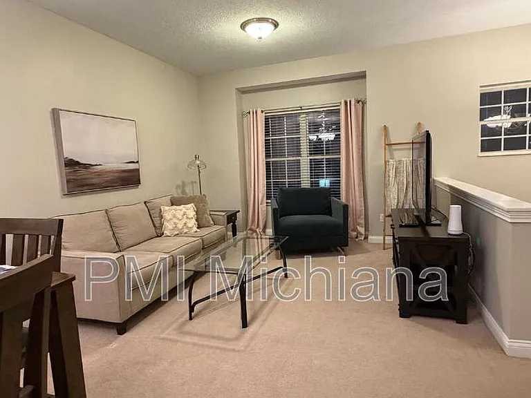 129 Clancey St — Photo 3
