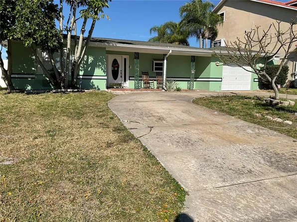 300 Driftwood Dr W, Palm Harbor, FL 34683
