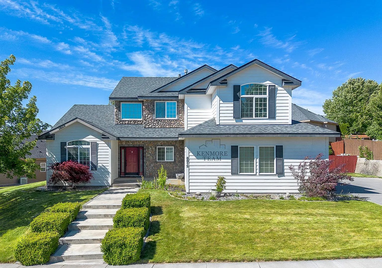 4 Bedroom, 3.5 Bath House in Kennewick — Photo 1