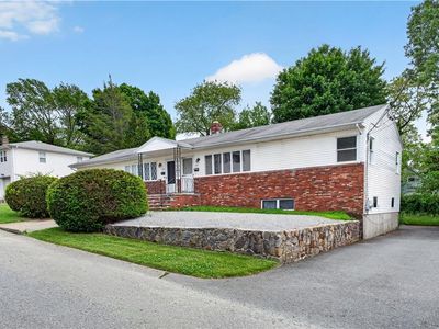 140-142 Lawrence St, Cranston, RI, 02920