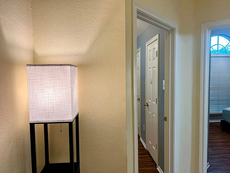 5500 Hill Haven Ct — Photo 14