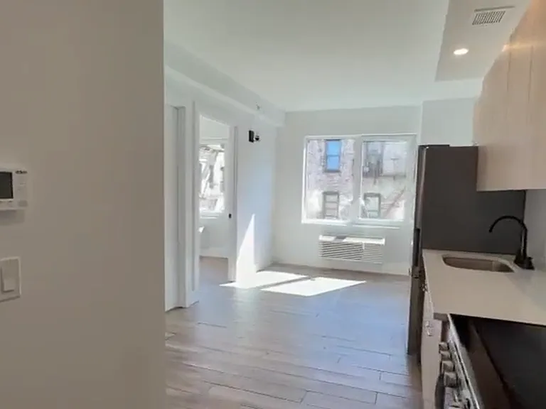 355 E 194th St #3C — Photo 1