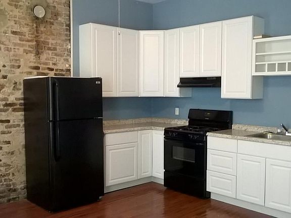 3rd image of 415 Lawton Ct