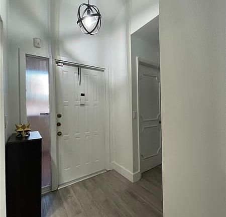 3rd image of 2339 SW 15th St APT 18