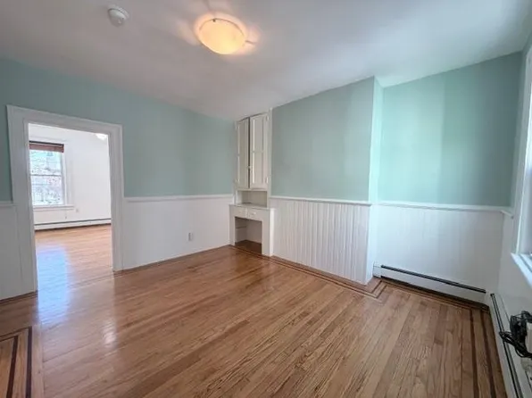 861 Summit Ave Floor 2, Jersey City, NJ 07307