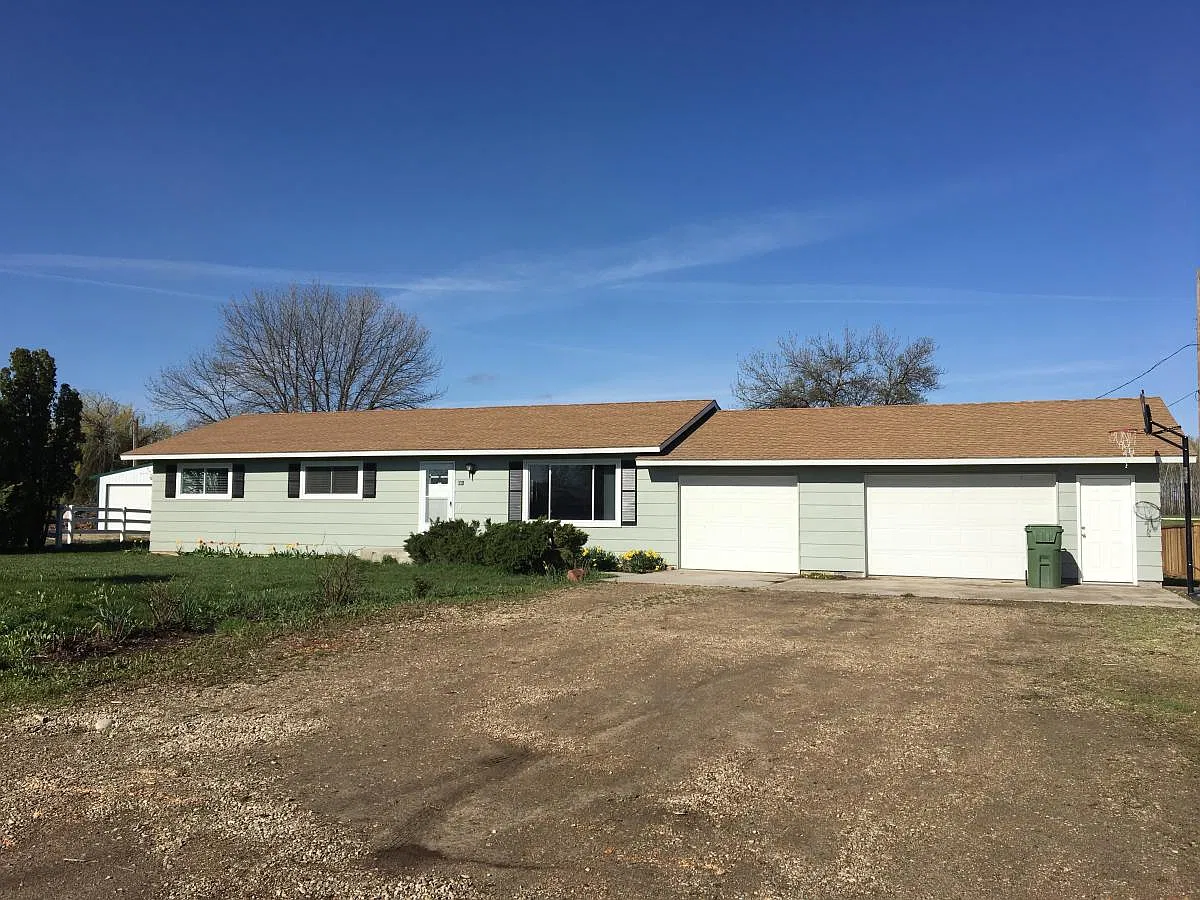 3 bed, 1248 sqft, $1,900 — Photo 2