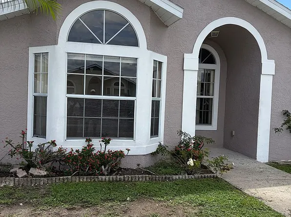2382 Harbor Town Dr, Kissimmee, FL 34744