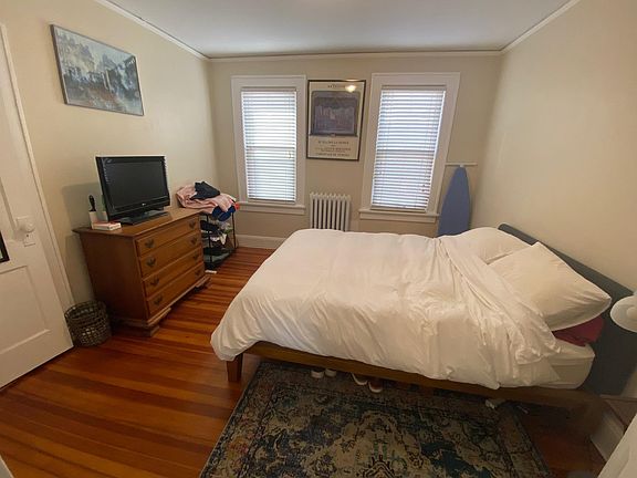 3rd image of 11A Baylis Ct
