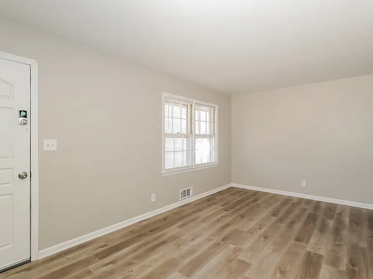 3276 Elm St — Photo 5