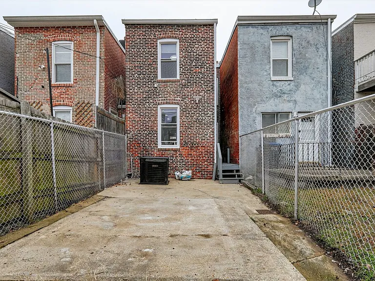 1221 I St NE — Photo 31