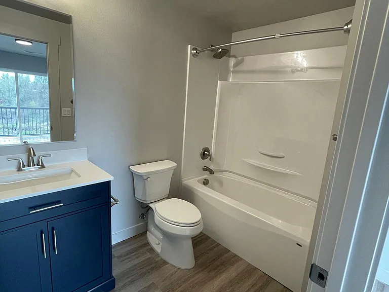 2212 W 8th Pl — Photo 9