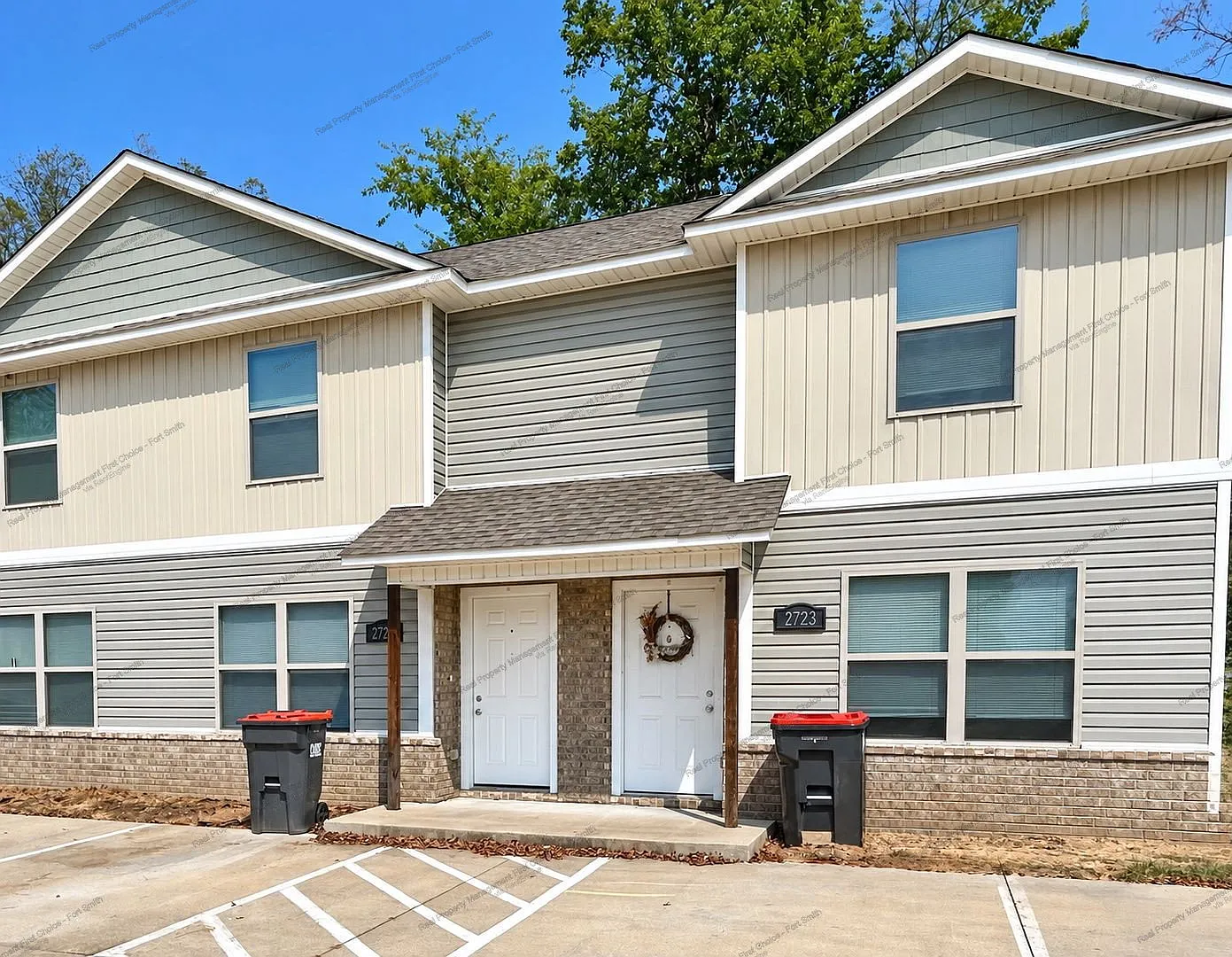 2 bed, 1.5 bath, 948 sqft, $1,095 — Photo 1