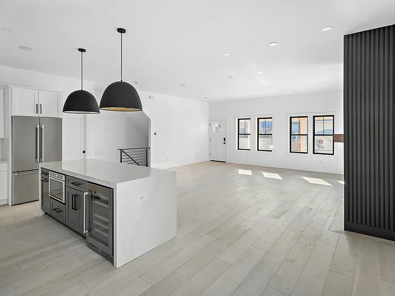21 Woodbine St #21 — Photo 9