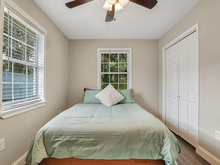 720 Dixon St — Photo 30
