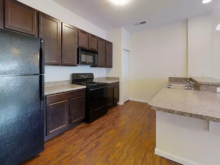 Windsor West | Specials Available — Photo 73