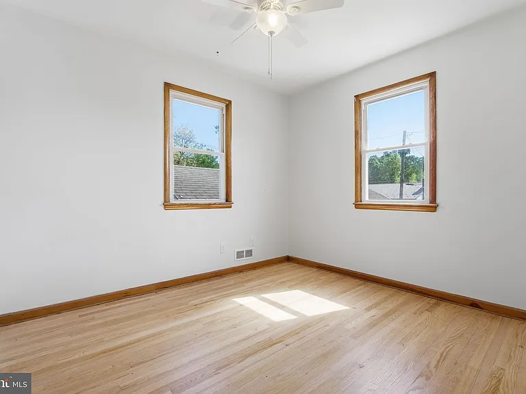 2301 Bayside Dr — Photo 15