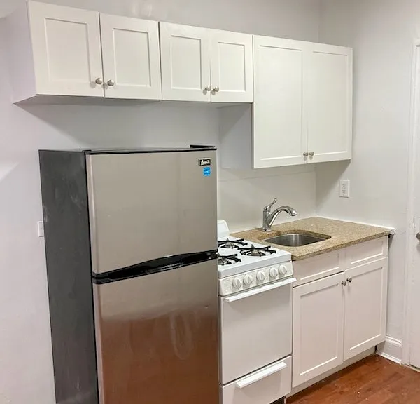 424 E 14th St #3B — Photo 2