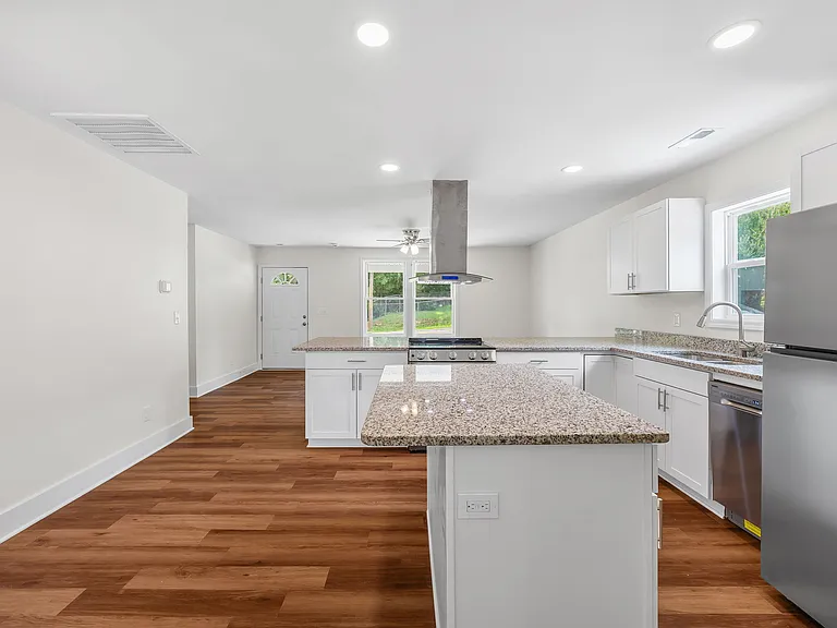6 Goodrich St — Photo 8