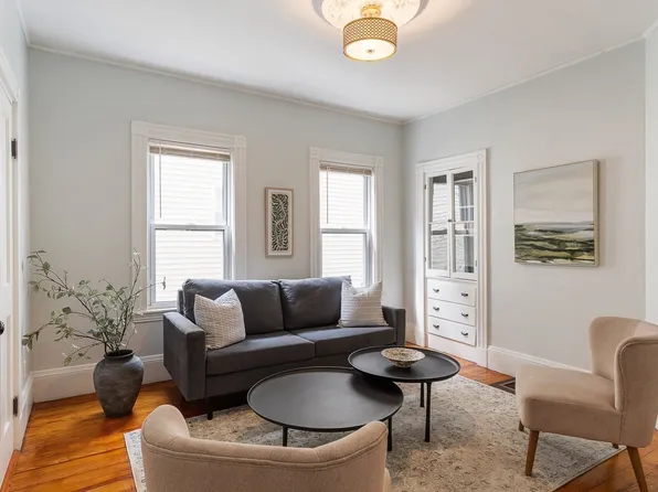 14 Henry St #14, Medford, MA 02155