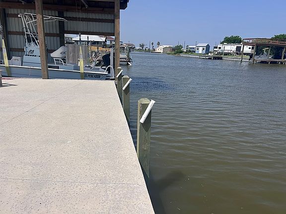 3rd image of 519 Copano Cove Rd