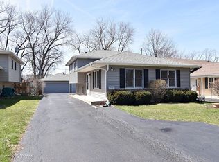 3S664 Melcher Ave, Warrenville, IL 60555