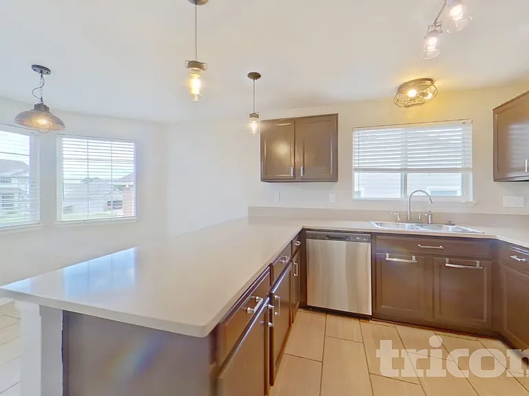 6427 Jules Dr — Photo 5