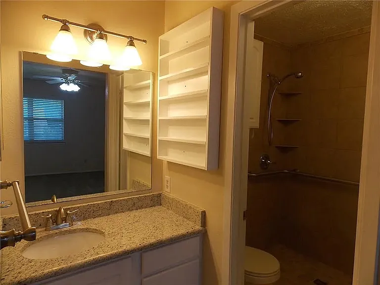 2122 Cedarcrest Dr — Photo 7