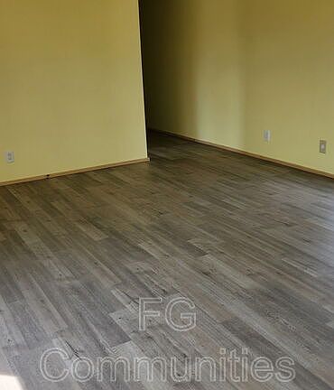 5th image of 112 Laurin Dr