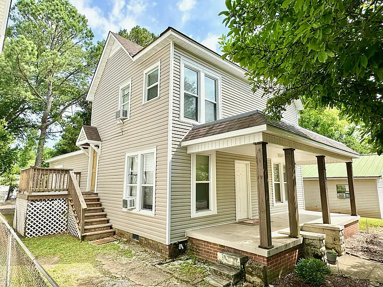 E Tuscaloosa St — Photo 19