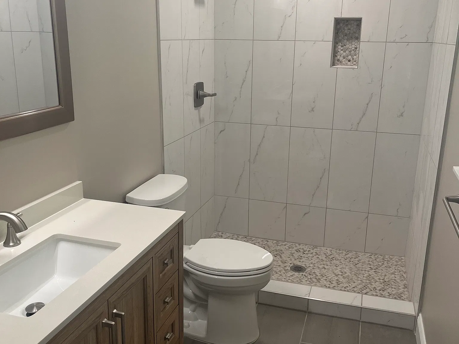4 bed, 2.5 bath, 2100 sqft, $2,300 — Photo 2