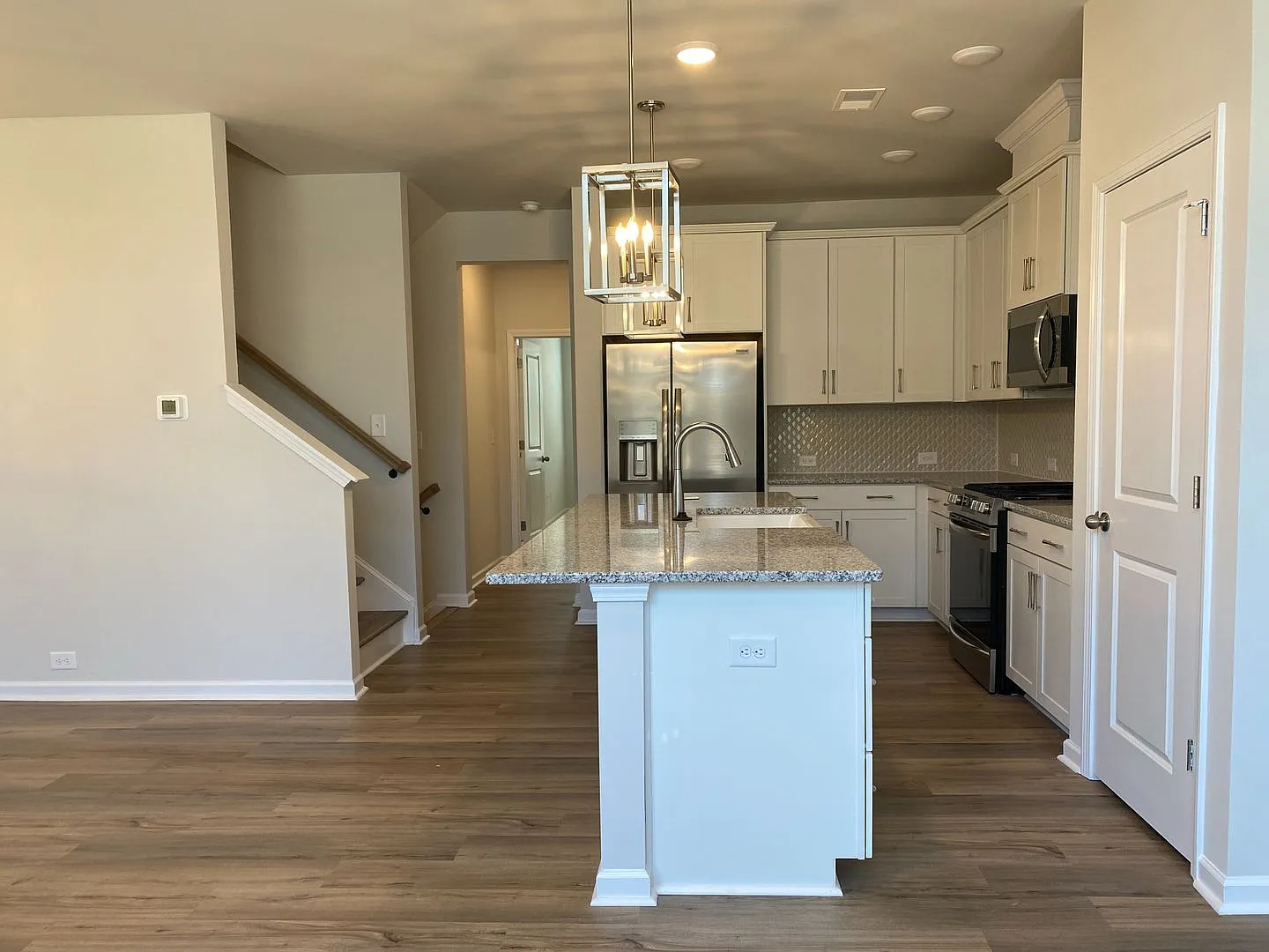 Room in 4 Bedroom Home at Statesville Ave — Photo 4