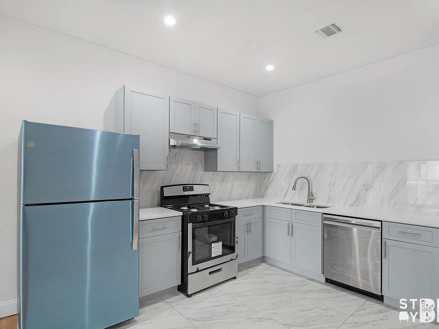 2708 Glenwood Road — Photo 3