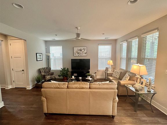 3rd image of 6515 Davis Ln Unit 2