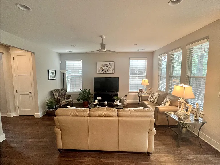 6515 Davis Ln #2 — Photo 3