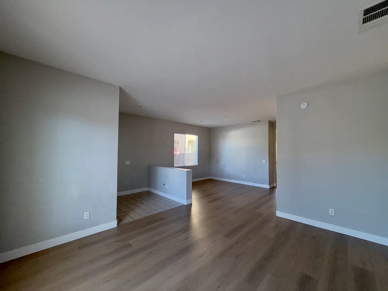 3 bed, 1694 sqft, $2,580 — Photo 2