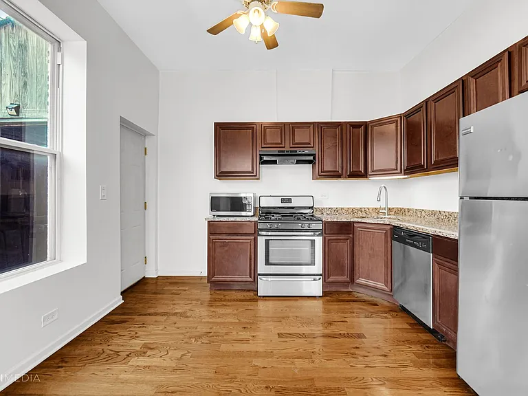 1524 N Western Ave — Photo 7