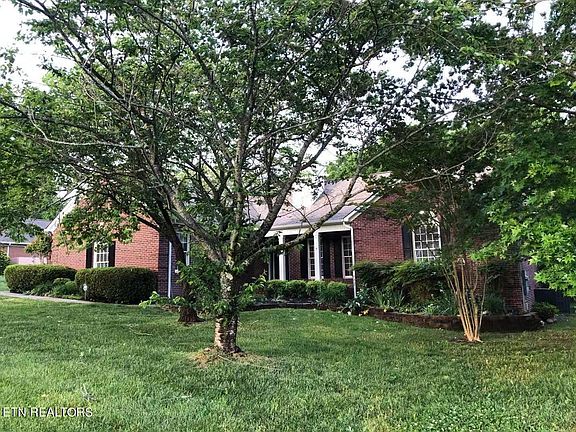 3rd image of 306 Rockwell Farm Ln