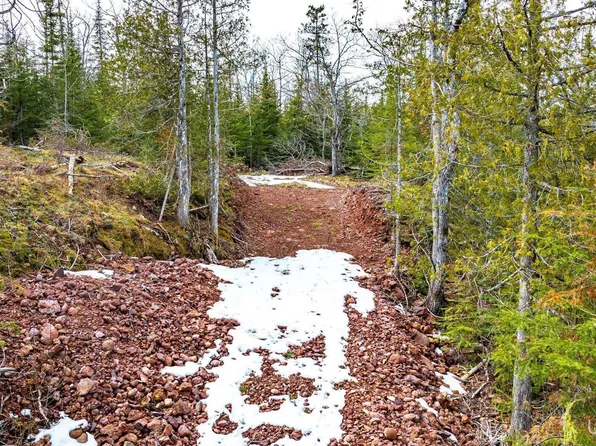 21 Harbor Coast Ln, Copper Harbor, MI 49918