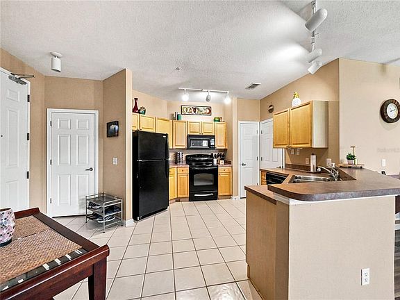 4th image of 102 TERRACE RIDGE CIRCLE #102
